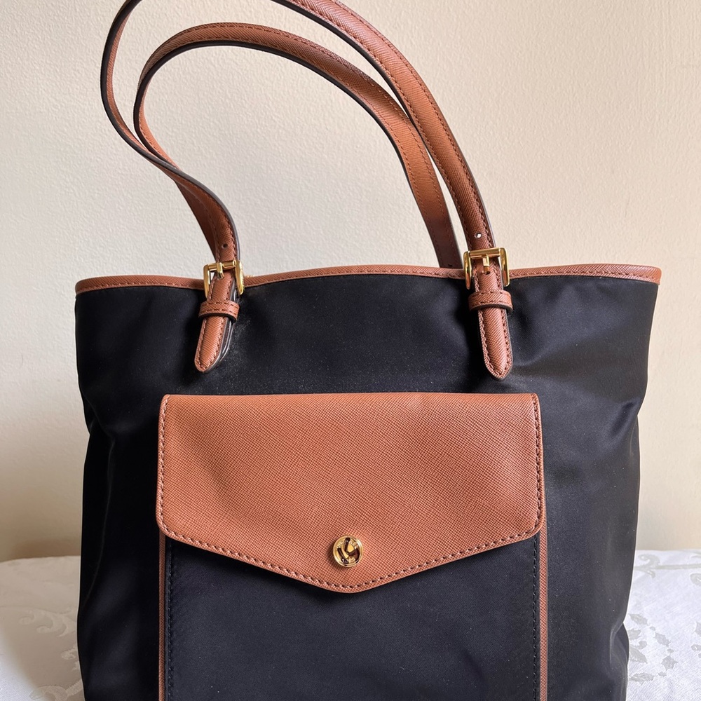Michael Kors Jet Set Nylon Front Pocket Tote Black. Michael Kors